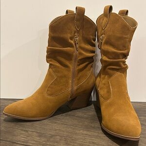 Amazon Essentials Tan Suede Heeled Boots